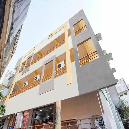 Oyo 84039 Tirumala Grand Rājahmundry Εξωτερικό φωτογραφία