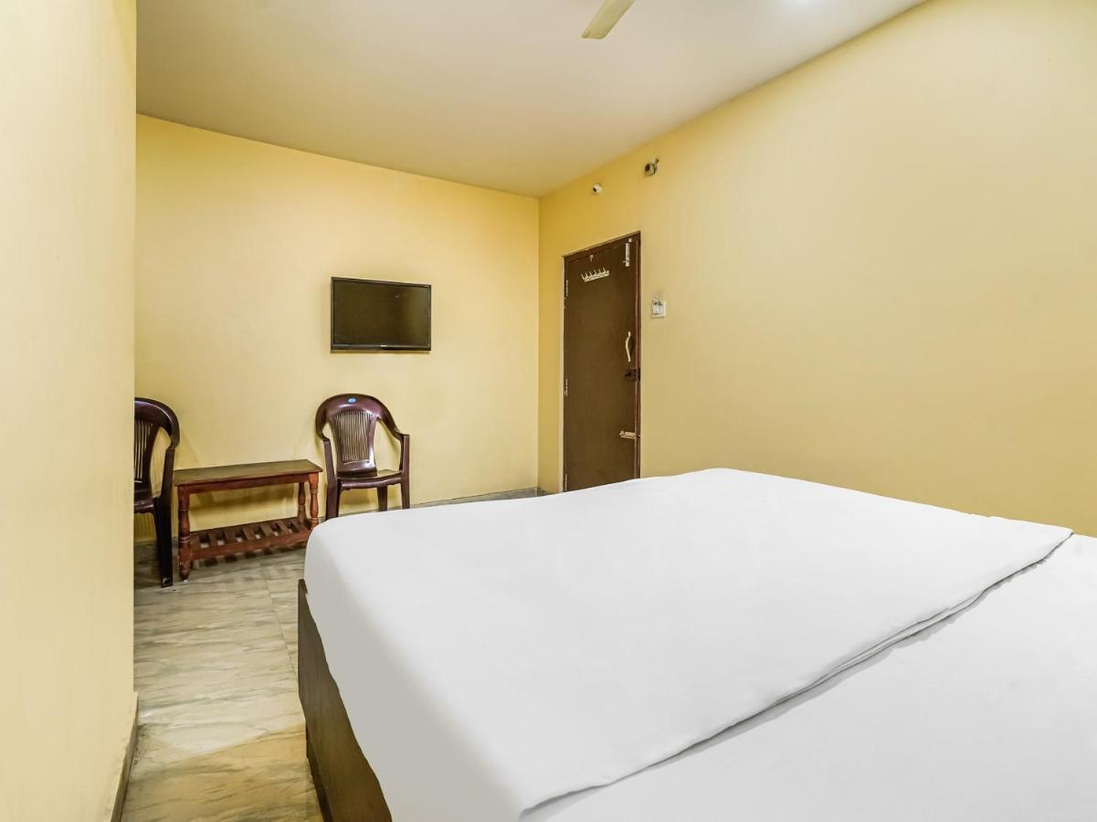 Oyo 84039 Tirumala Grand Rājahmundry Εξωτερικό φωτογραφία