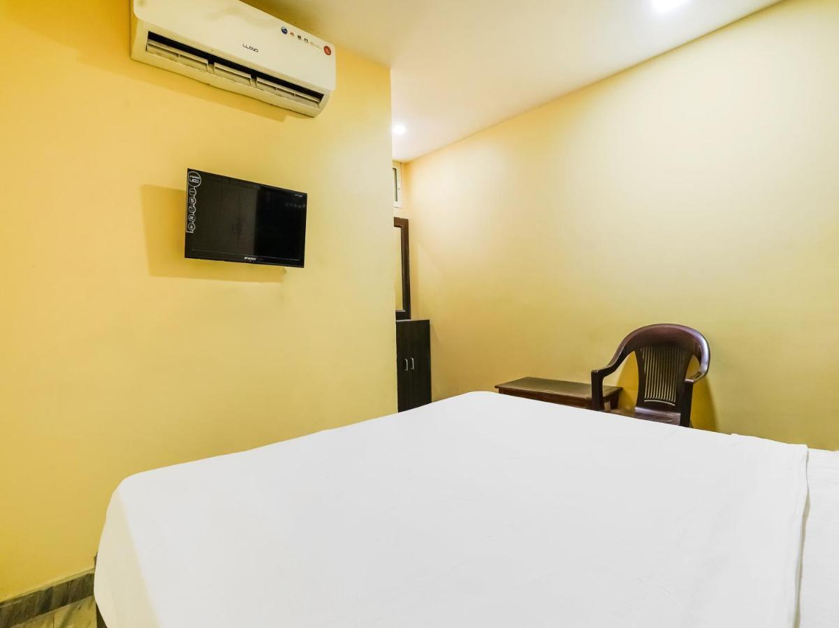 Oyo 84039 Tirumala Grand Rājahmundry Εξωτερικό φωτογραφία