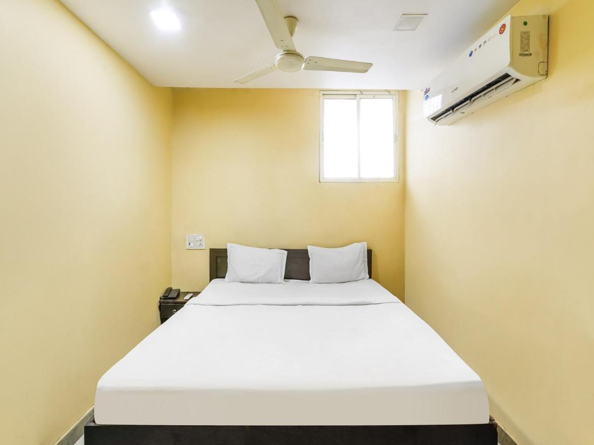 Oyo 84039 Tirumala Grand Rājahmundry Εξωτερικό φωτογραφία