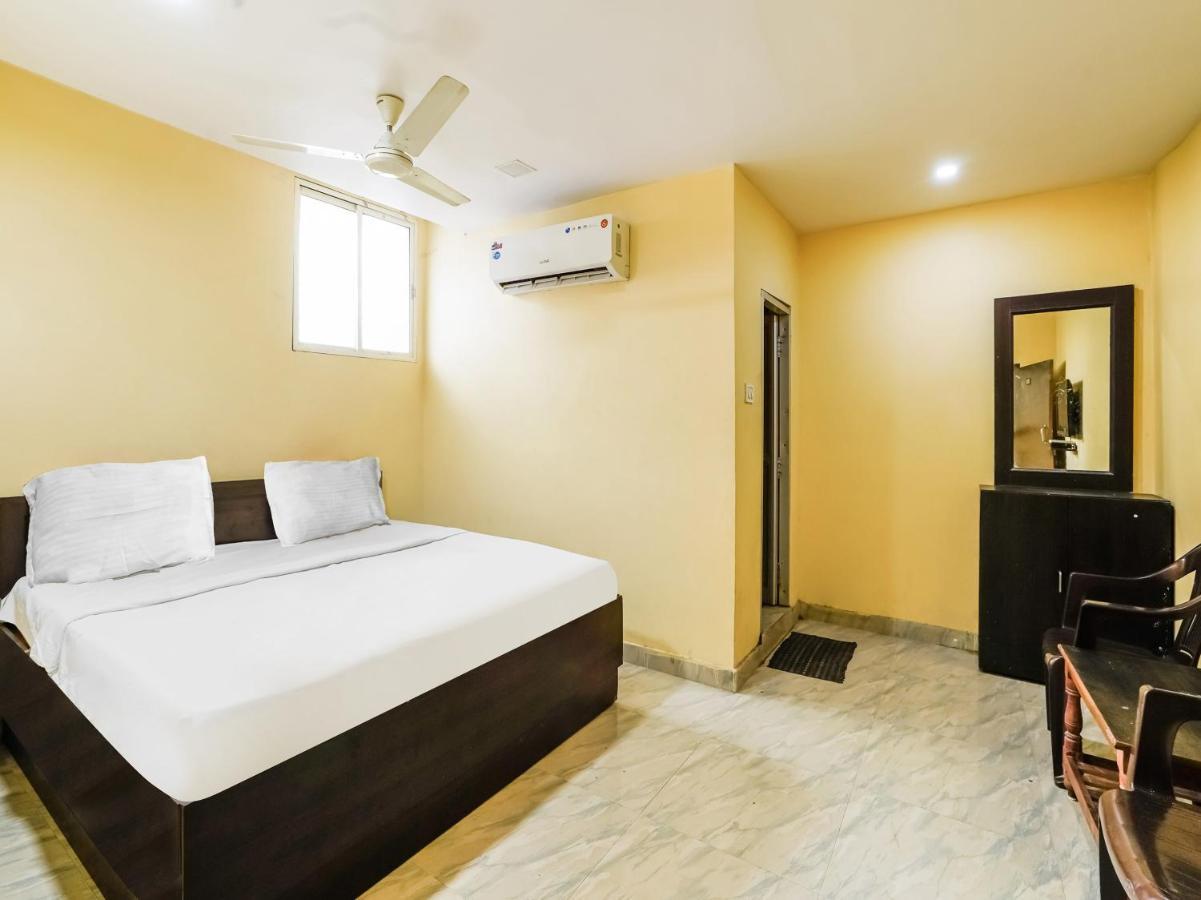 Oyo 84039 Tirumala Grand Rājahmundry Εξωτερικό φωτογραφία