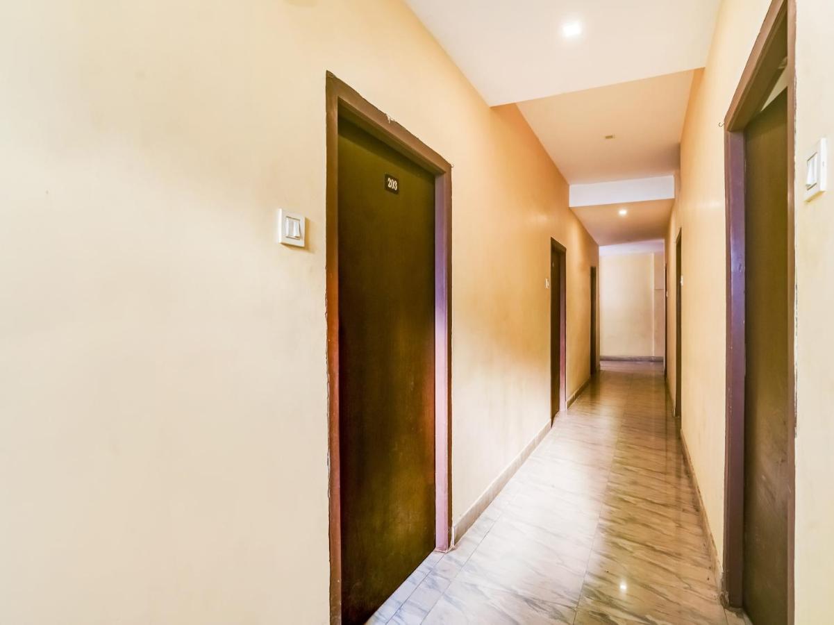 Oyo 84039 Tirumala Grand Rājahmundry Εξωτερικό φωτογραφία