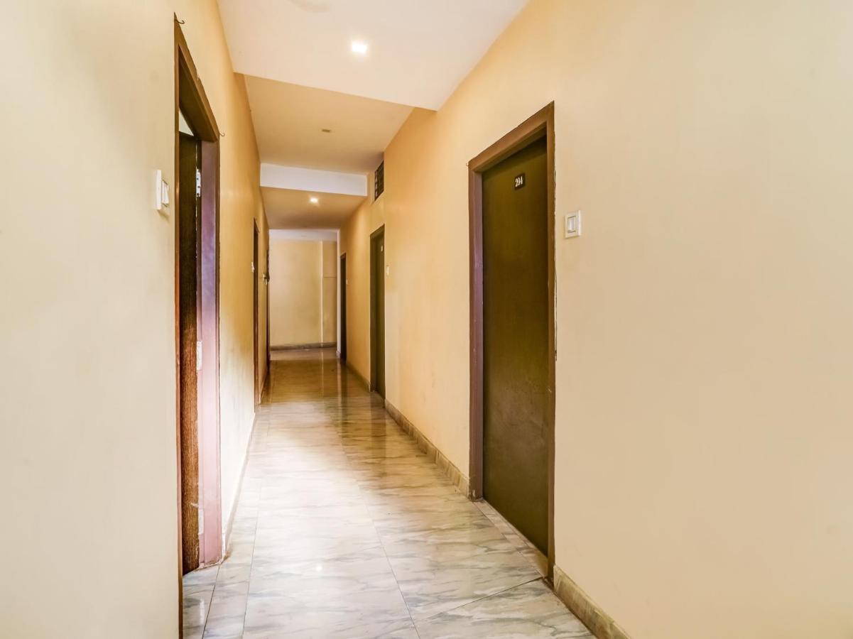 Oyo 84039 Tirumala Grand Rājahmundry Εξωτερικό φωτογραφία